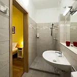 Konukevi Irisz Panzio 3*