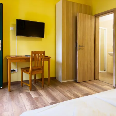 Irisz Panzio 3* Budapeşte