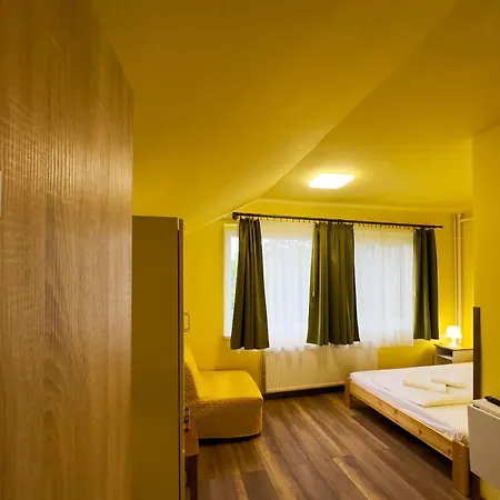 Irisz Panzio Konukevi Budapeşte