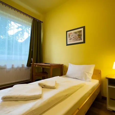 Irisz Panzio 3* Budapest