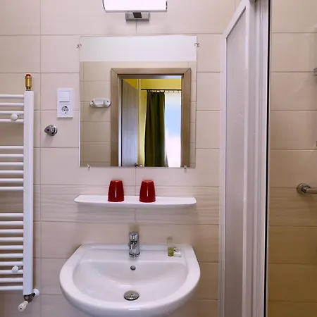 Guest house Irisz Panzio 3*
