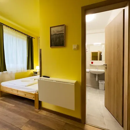 Irisz Panzio 3* Budapešť