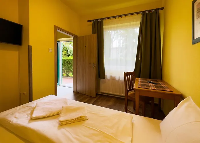 Guest house Irisz Panzio 3*