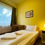 Irisz Panzio 3* Budapest