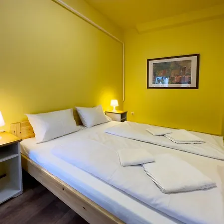 Irisz Panzio 3* بودابست